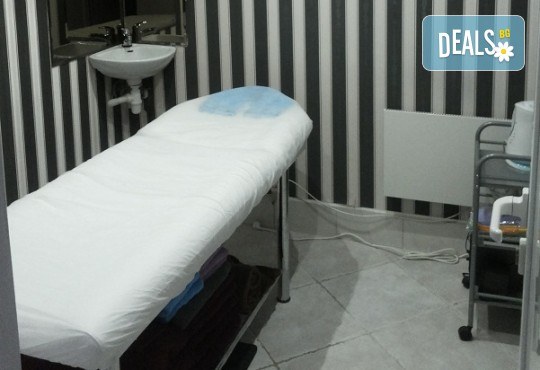 За кожа като коприна! Кола маска на една зона по избор за жени или мъже в козметично студио Beautу, Лозенец! - Снимка 5