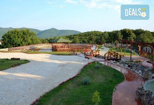 Екскурзия за 2 дни - на разходка и шопинг в Солун и на плаж на Дойранското езеро! 1 нощувка, закуска и вечеря, 1 обяд с жива музика, транспорт и водач - Снимка 11