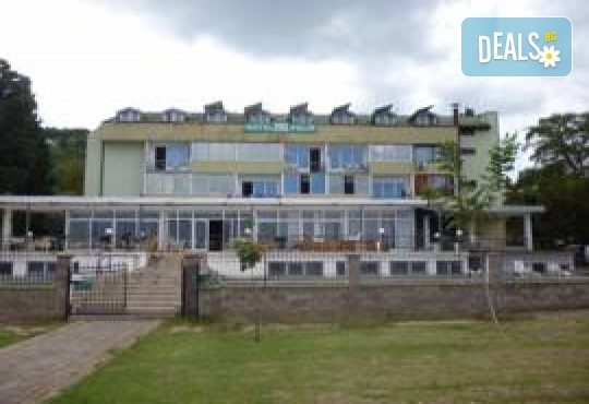 Екскурзия за 2 дни - на разходка и шопинг в Солун и на плаж на Дойранското езеро! 1 нощувка, закуска и вечеря, 1 обяд с жива музика, транспорт и водач - Снимка 4