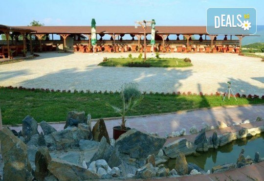 Екскурзия за 2 дни - на разходка и шопинг в Солун и на плаж на Дойранското езеро! 1 нощувка, закуска и вечеря, 1 обяд с жива музика, транспорт и водач - Снимка 9