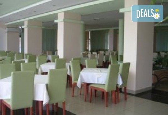 Екскурзия за 2 дни - на разходка и шопинг в Солун и на плаж на Дойранското езеро! 1 нощувка, закуска и вечеря, 1 обяд с жива музика, транспорт и водач - Снимка 6