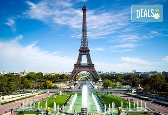 Романтичен октомври в Париж, Франция! 3 нощувки със закуски, самолетен билет и летищни такси от Абела Тур - Снимка 2