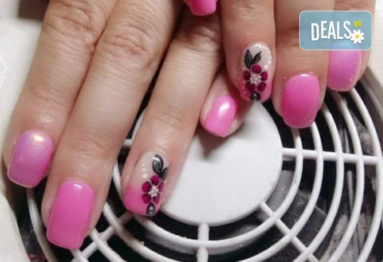 Маникюр с гел лак, 2 декорации и бонус: премахване на стар гел лак в салон Reni nails - Снимка 12