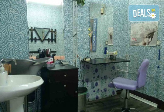 Маникюр с гел лак, 2 декорации и бонус: премахване на стар гел лак в салон Reni nails - Снимка 6