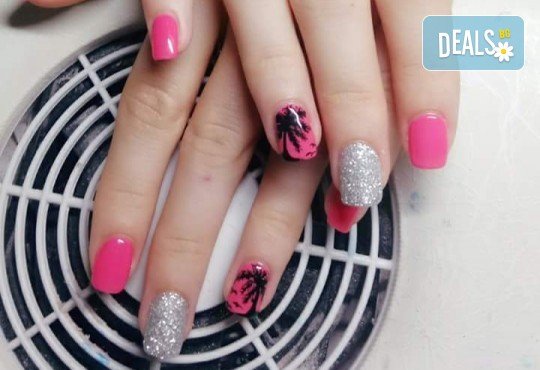 Нанасяне на UV гел върху естествен нокът, маникюр с гел лак и две декорации в салон Reni nails - Снимка 9