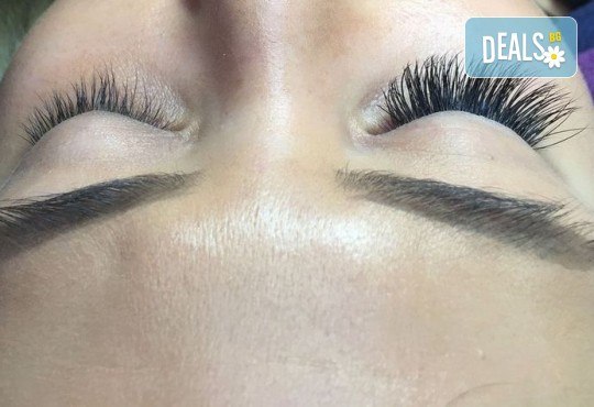 За поразителен поглед! Поставяне на мигли от коприна, от норка или плоски мигли по метода косъм по косъм в Студио Vintage Dolls - Снимка 4