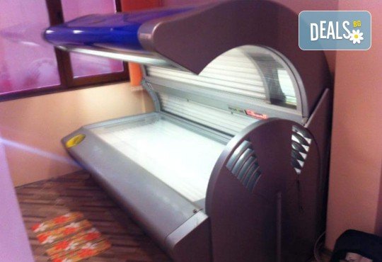 Карта за 10, 30 или 60 минути вертикален или хоризонтален турбо солариум, с ново поколение соларни апарати - Mega sun или Delta в Golden Tan Studio - Снимка 3