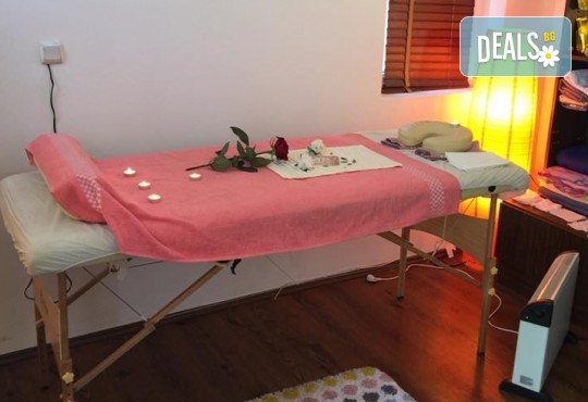 Почистване на лице и ръце на ензимно ниво, ароматерапия и масаж на цяло тяло с лечебно олио в масажно студио Дилянали - Снимка 7