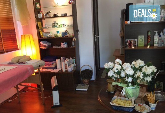 Заредете се със здраве! Опитайте масаж на цяло тяло и точков масаж и моксотерапия от масажно студио Дилянали - Снимка 3