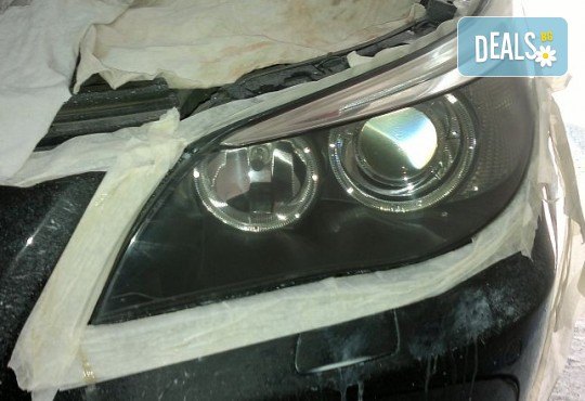 Трипластово професионално полиране и възстановяване на 2 бр. фарове с премахване на пожълтяванията и защитна вакса от Автомивка Миранди! - Снимка 3