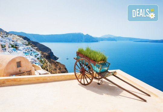 Екскурзия до о. Санторини, Гърция, с Дари Травел! 4 нощувки със закуски в хотел 3*, транспорт, панорамна обиколка и посещение на Ия - Снимка 2
