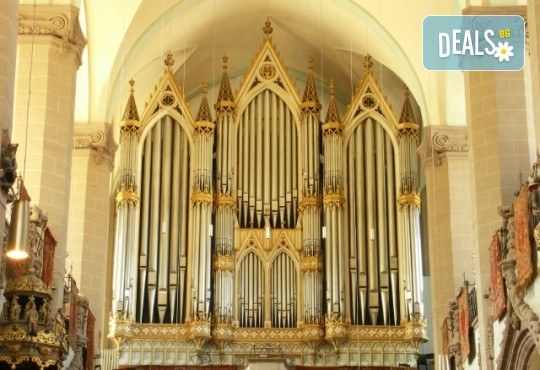 Екскурзия до Румъния, с посещение на Синая, Бран, Брашов и Букурещ: 2 нощувки със закуски в Palace Hotel 4* в Синая, водач и транспорт от Данна Холидейз! - Снимка 6