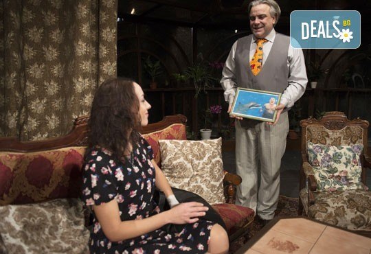 Отново на театър! Гледайте Герасим Георгиев - Геро и Владимир Пенев в Семеен албум на 20.09. от 19 ч, в Младежки театър, един билет! - Снимка 5