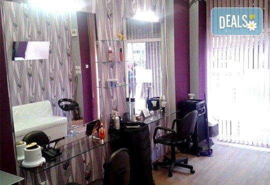 Нежна грижа за красива коса! Подстригване, масажно измиване, маска и прав сешоар в салон Soleil! - Снимка 4