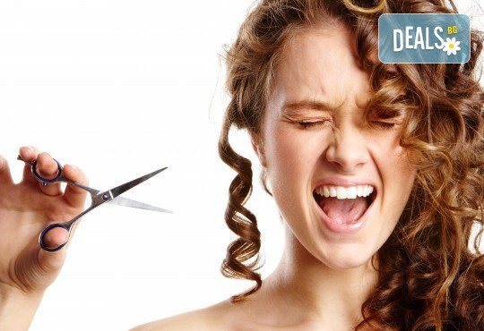 Нежна грижа за красива коса! Подстригване, масажно измиване, маска и прав сешоар в салон Soleil! - Снимка 2