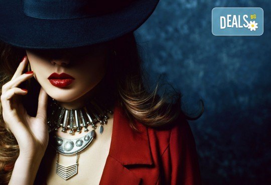 Маникюр и/или педикюр с гел лак BlueSky или BLACK BOTTLE с 2 декорации и есенна терапия за ръце или крака в салон за красота Женско Царство - Център /Хасиенда/ ! - Снимка 1