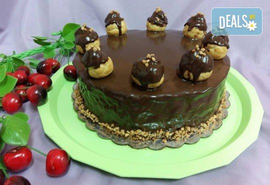 Еклерова торта за вашия празник - изкушаващо вкусно предложение от сладкарница Черешка - Снимка 1