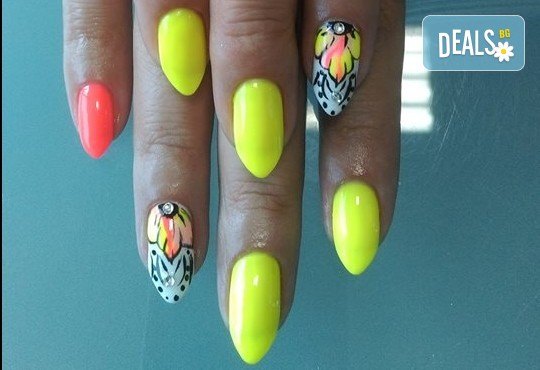 Дълготрайни цветове и безупречен стил! Маникюр с гел лак и сваляне на стар гел лак в Noni Style - Снимка 4