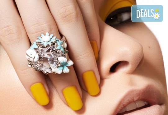 Дълготрайни цветове и безупречен стил! Маникюр с гел лак и сваляне на стар гел лак в Noni Style - Снимка 2