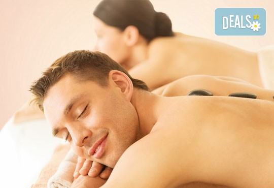 Релакс! Лечебен масаж на гръб с вулканични камъни, бадемово масло и зонотерапия на ръце и длани за един или за двама в Chocolate studio! - Снимка 1