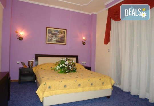 Нова година в Драма, Гърция! 2 нощувки със закуски, празнична вечеря с програма в Achilio Hotel 4*, транспорт и посещение на Лидия, Филипи, Кавала и Керкини! - Снимка 5