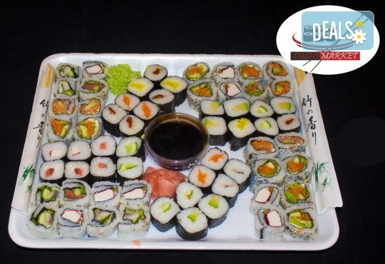Апетитен суши сет от 64 суши хапки с пушена сьомга, филаделфия, бяла и розова херинга, възможност за доставка от Sushi Market! - Снимка 1