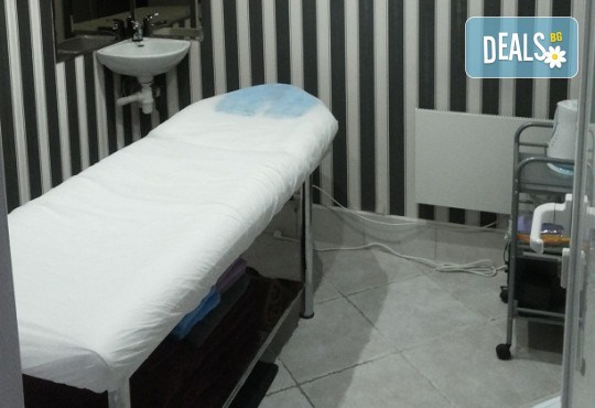 За сияйна, млада и свежа кожа на лицето! Химически пилинг в студио за красота Beauty, Лозенец! - Снимка 5