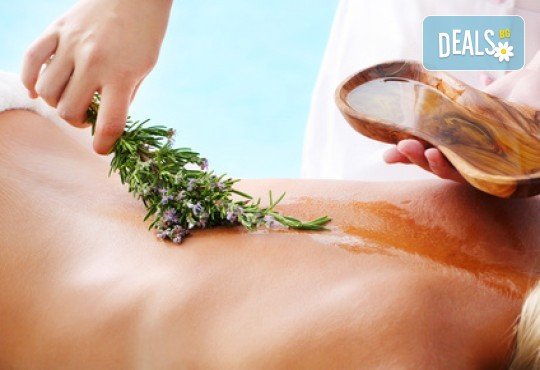Пълен релакс! Дълбоко релаксиращ болкоуспокояващ масаж на цяло тяло с топли билкови масла и подарък: масаж на скалп в луксозния Senses Massage & Recreation - Снимка 2