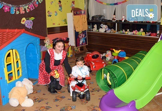 За усмивките на Вашите деца! Детски рожден ден за 10 деца с меню, украса, покани и подарък за рожденика в Бистро Папи! - Снимка 6