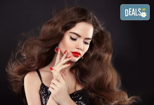 Освежете цвета на косата си! Масажно измиване и боядисване с боя на клиента в студио за красота Fabio Salsa - Снимка 2