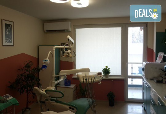 Професионална грижа за здрави зъби! Обстоен преглед, план на лечение, почистване на зъбен камък, полиране с Air Flow от МР Дент - Снимка 7