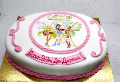 Детска торта с декорация Уинкс! От пандишпан, ванилов и шоколадов мус, безплатен надпис и кутия, 16 или 20 парчета, от сладкарница Сладост!