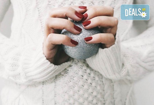 Цвят в тон със сезона! Изящен маникюр с лакове OPI и Zoya в Ивелина Студио! - Снимка 1