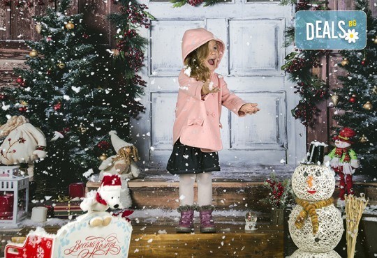 Направете незабравим подарък на себе си или любим човек! Професионална Коледна фотосесия в студио и обработка на всички заснети кадри от Chapkanov photography! - Снимка 1