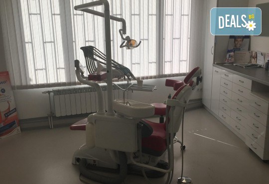 Цялостно почистване на зъбен камък с ултразвук и полиране на зъбните преоцветявания с Airflow, Д-р Георгиева - Снимка 3