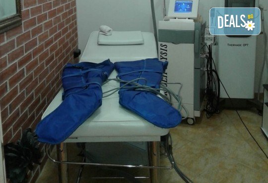 За страхотен обем! Поставяне на мигли косъм по косъм или 3D с руски обем в салон за красота Алма Морел - Снимка 6