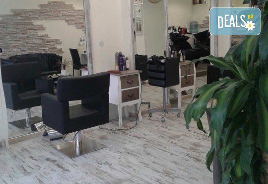 Подмладено лице! RF лифтинг, лек алфахидрокси пилинг и маска с кислород в салон за красота Алма Морел - Снимка 9