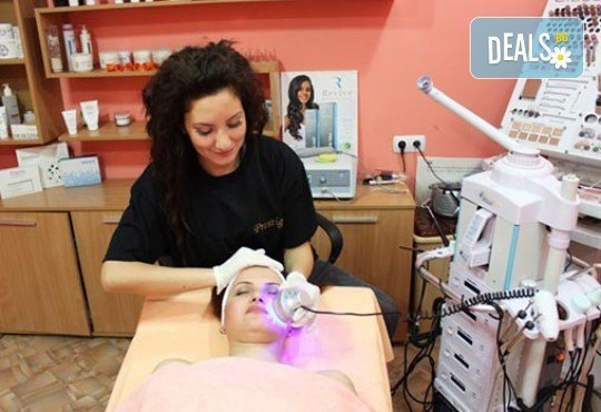 Разнообразие от цветове! Маникюр с гел лак BlueSky или Shellac в салон за красота Престиж, Яворец! - Снимка 6