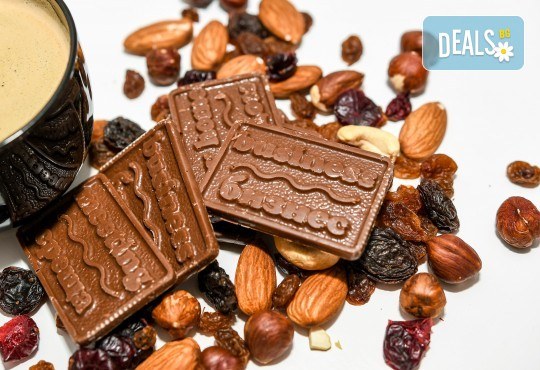 Кутия с 10 шоколадови късметчета, изработени от висококачествен белгийски гурме шоколад на марката Callebaut от Choco Compliment - Снимка 3