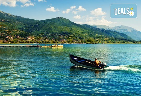 Нова Година 2018 в Охрид с Дари Травел! 3 нощувки, 3 закуски и 2 вечери, Новогодишна вечеря в Hotel Belvedere 4*, транспорт и програма в Скопие и Охрид - Снимка 12