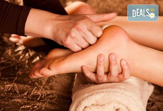 Дълбоко релаксиращ масаж на цяло тяло с кристали и масажни масла на френска био козметика Blue Marine, зонотерапия на стъпала и бонус: масаж на лице с кристали в Anima Beauty&Relax - Снимка 3