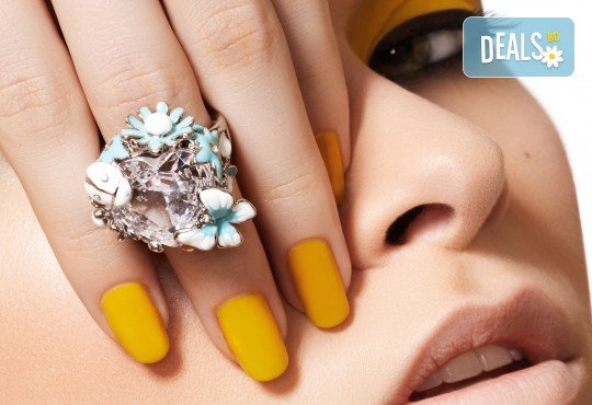 Ярки цветове! Маникюр с гел лак Black Bottle, Shellac или Gelish в салон за красота Теди! - Снимка 1