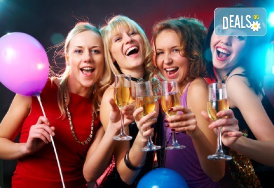 Незабравимо изживяване! Детско или тинейджърско парти с DJ за до 30 човека в пътуващ бус от Party Bus - Снимка 1