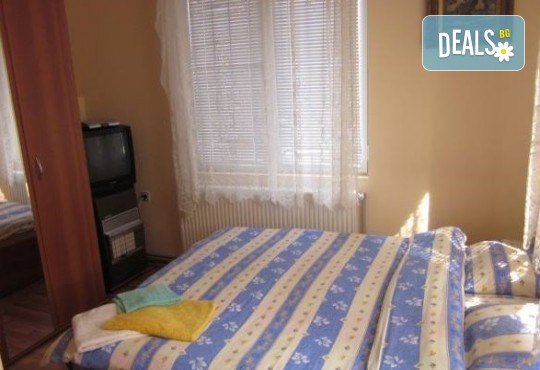 Романтика в Рила! Една или две нощувки със закуски за двама в Искърското ханче близо до яз. Искър! - Снимка 6