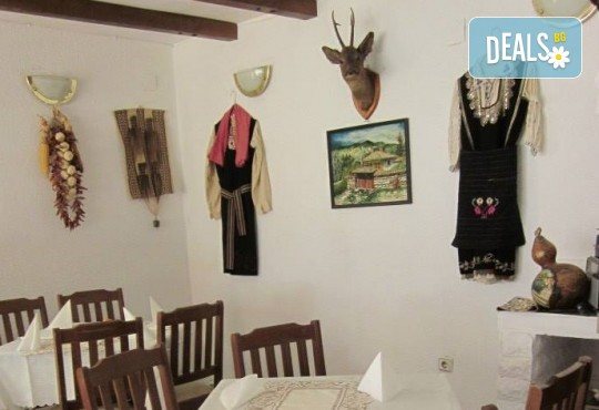 Романтика в Рила! Една или две нощувки със закуски за двама в Искърското ханче близо до яз. Искър! - Снимка 2