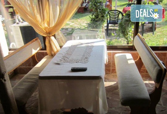 Романтика в Рила! Една или две нощувки със закуски за двама в Искърското ханче близо до яз. Искър! - Снимка 3