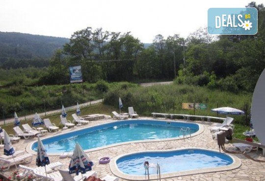 Романтика в Рила! Една или две нощувки със закуски за двама в Искърското ханче близо до яз. Искър! - Снимка 10