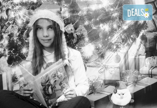 Магично предложение за Вас и Вашето семейство! Коледна фотосесия с 25 обработени кадъра от Pandzherov Photography - Снимка 9