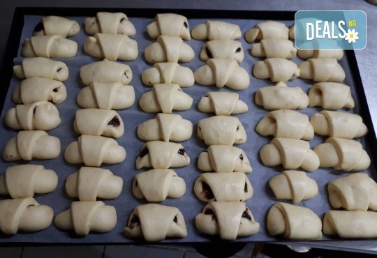 За празниците! 50 мини кифлички с шоколад, локум и мармалад + опаковка от Пекарна Слънце! - Снимка 3