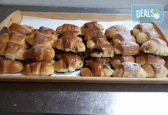 За празниците! 50 мини кифлички с шоколад, локум и мармалад + опаковка от Пекарна Слънце! - Снимка 2